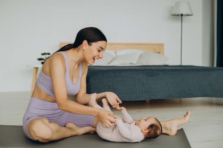 Bébé pendant une séance de bébé yoga à La Verpillière